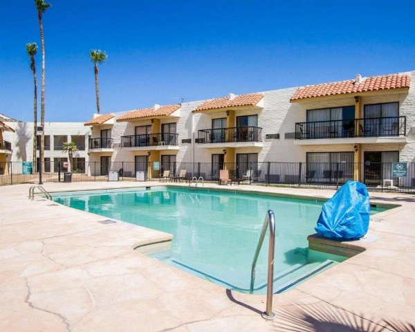Quality Inn Tucson image 2