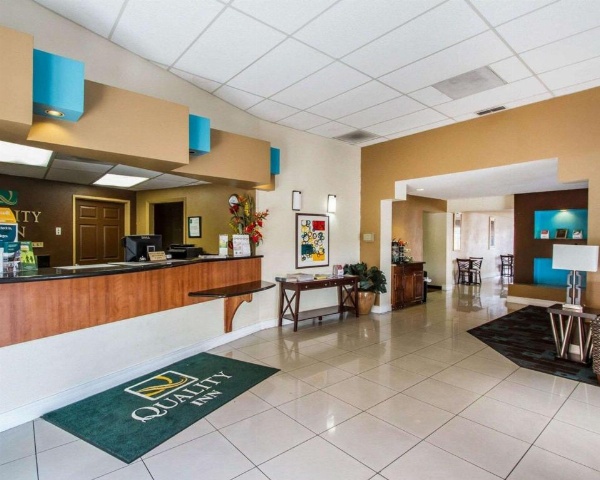 Quality Inn Tucson image 3