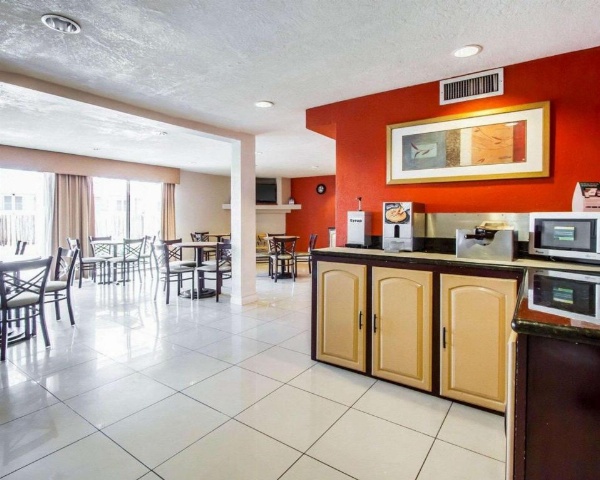 Quality Inn Tucson image 5